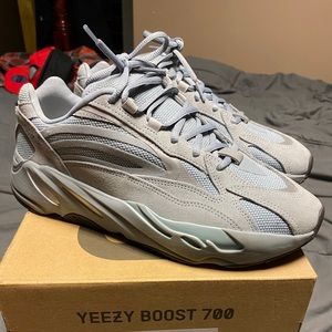 Yeezy Boost 700